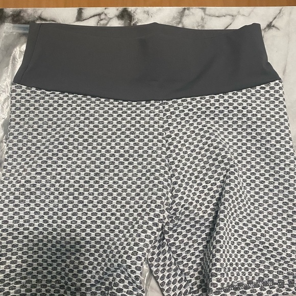 Honeycomb shorts - Picture 4 of 6